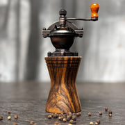 Salzmühle aus Schwarznuss